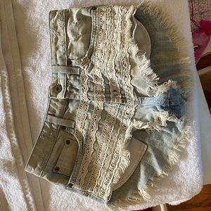 Carmar shorts with lace